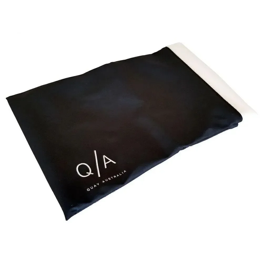 Quay black and white sunglasses case